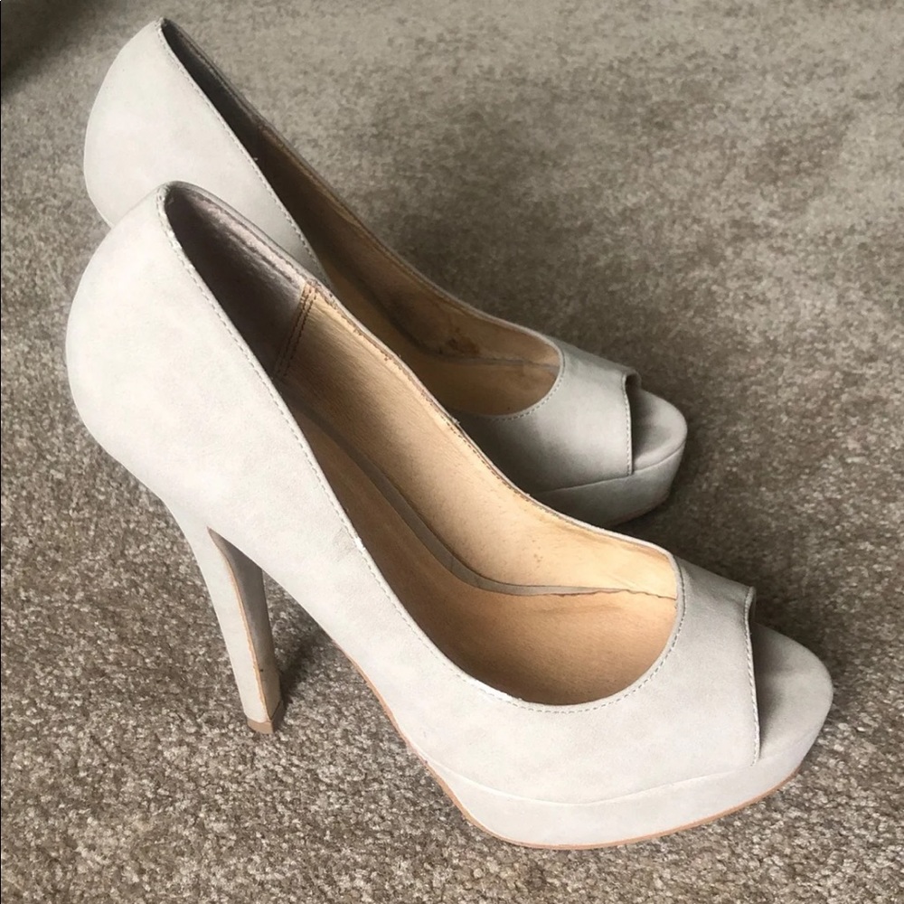 Nude Aldo peep toe heel size 6.5